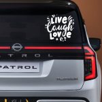 برچسب انگیزشی live laugh love (زندگی کن، بخند، عشق بورز)