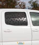 استیکر شیشه در عقب ماشین طرح اسکلت فانتزی