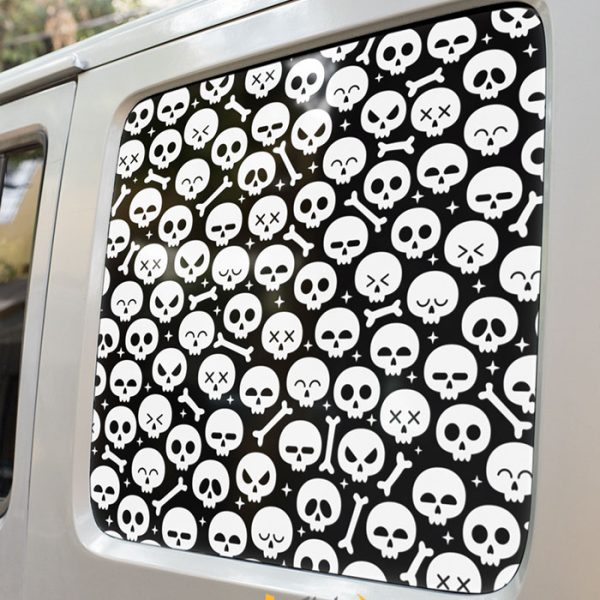 استیکر شیشه در عقب ماشین طرح اسکلت فانتزی